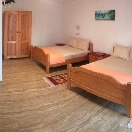 Vila Acelya בית הארחה *